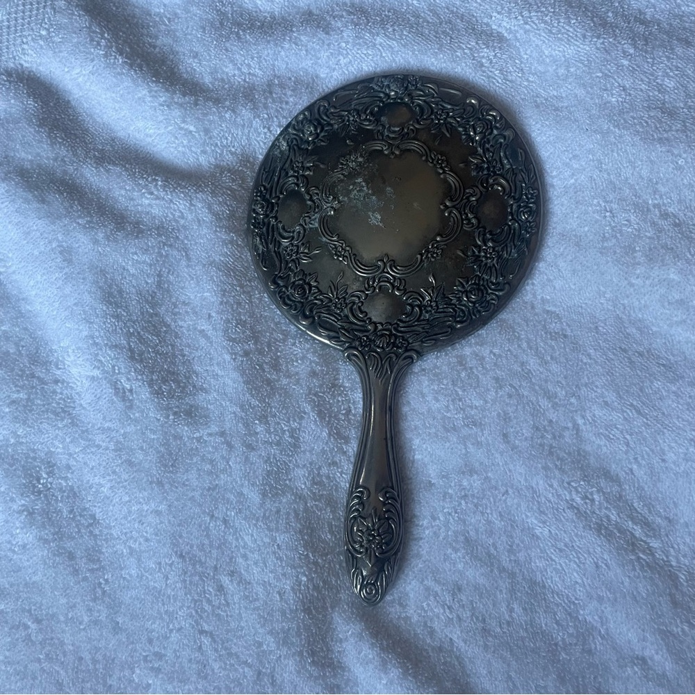 Vintage Victorian Hand Mirror with beautiful detail - Picture 6 of 8